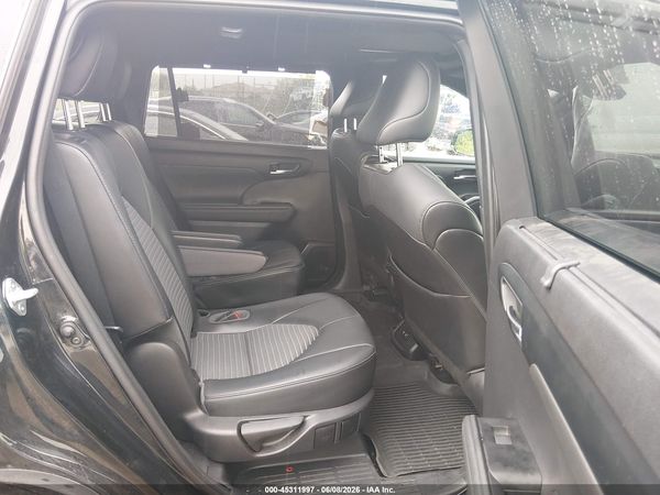 2021 TOYOTA HIGHLANDER XSE