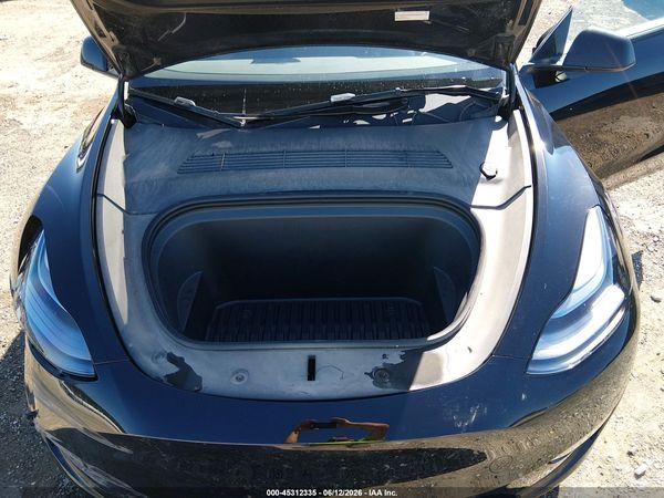 2025 TESLA MODEL Y
