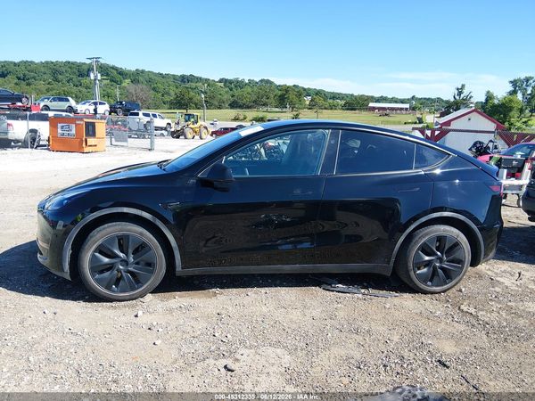 2025 TESLA MODEL Y