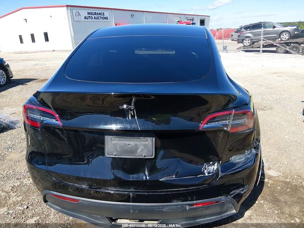 2025 TESLA MODEL Y