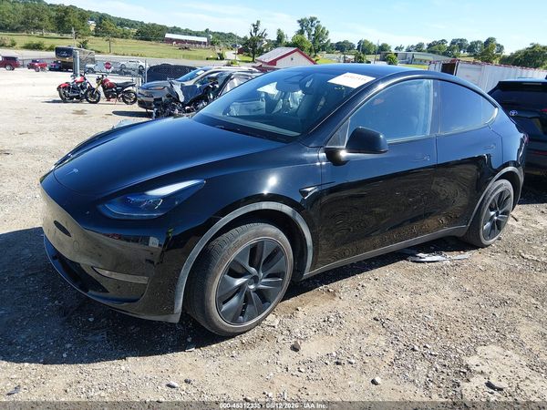 2025 TESLA MODEL Y