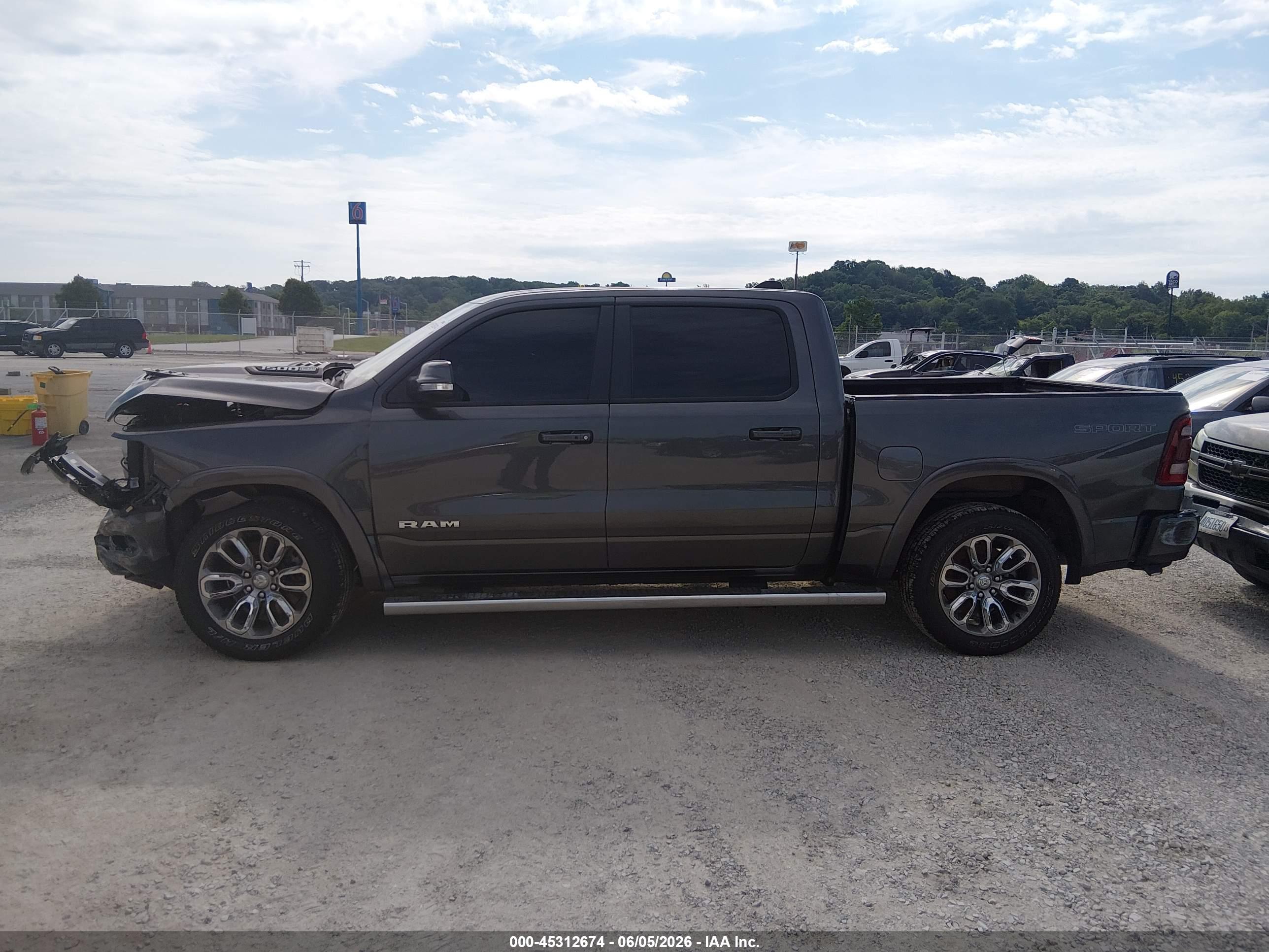 2022 RAM 1500 LARAMIE  4X4 5'7 BOX