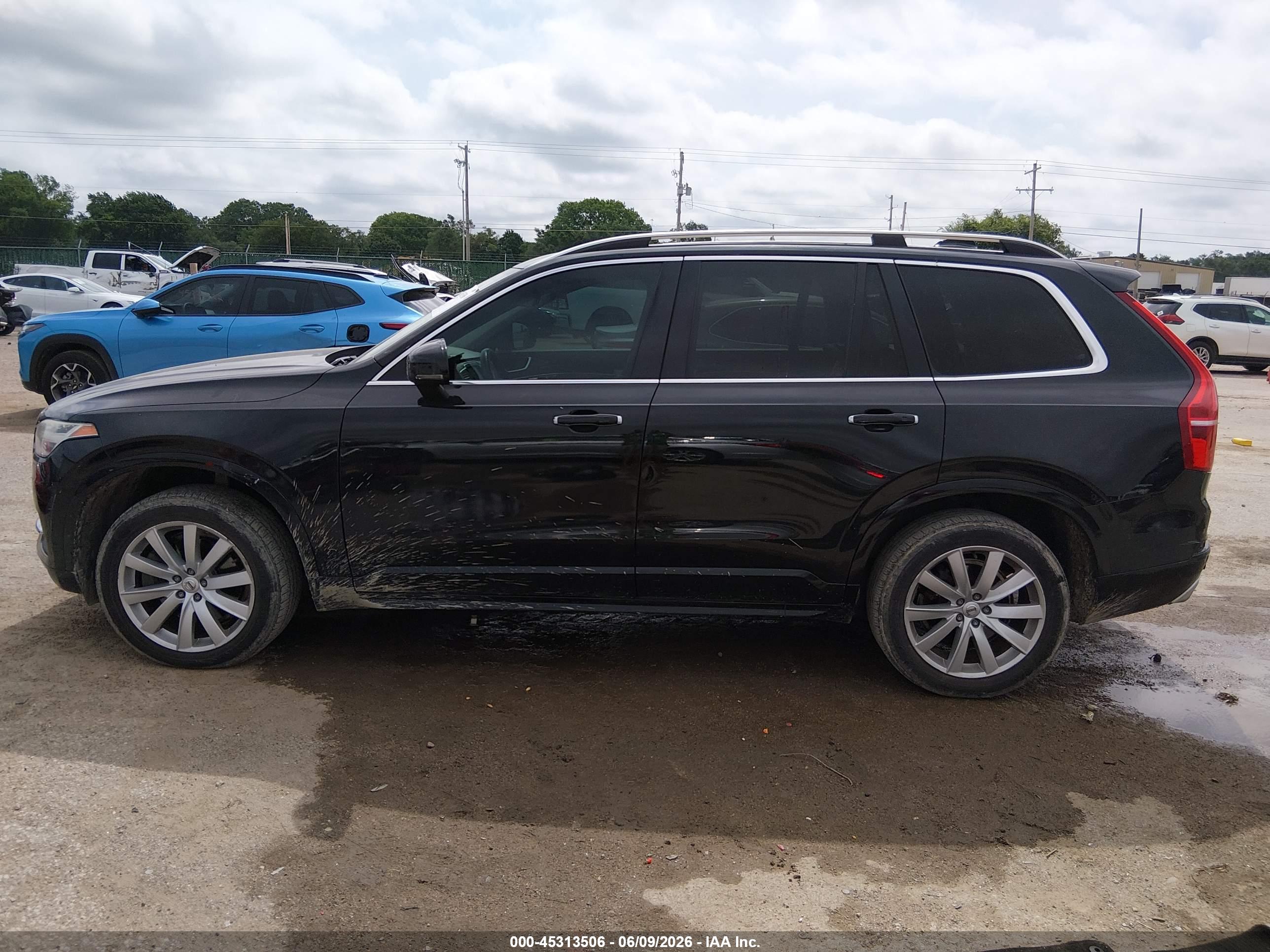 2016 VOLVO XC90 T6 MOMENTUM