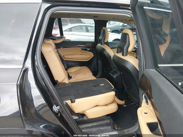 2016 VOLVO XC90 T6 MOMENTUM