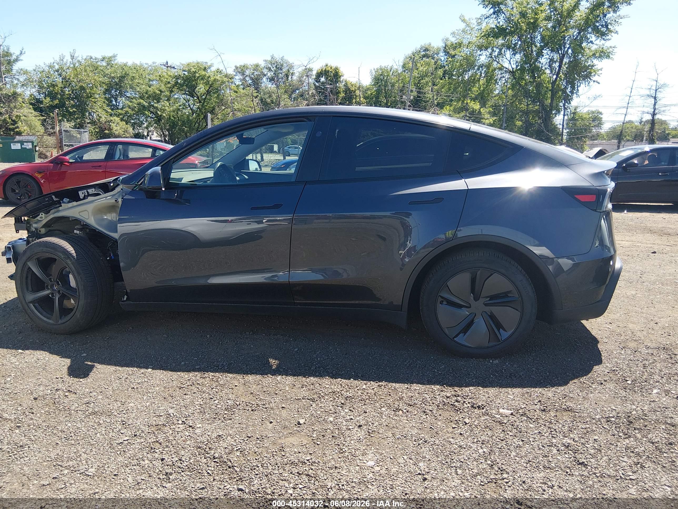 2026 TESLA MODEL Y