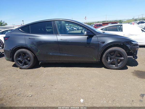 2026 TESLA MODEL Y
