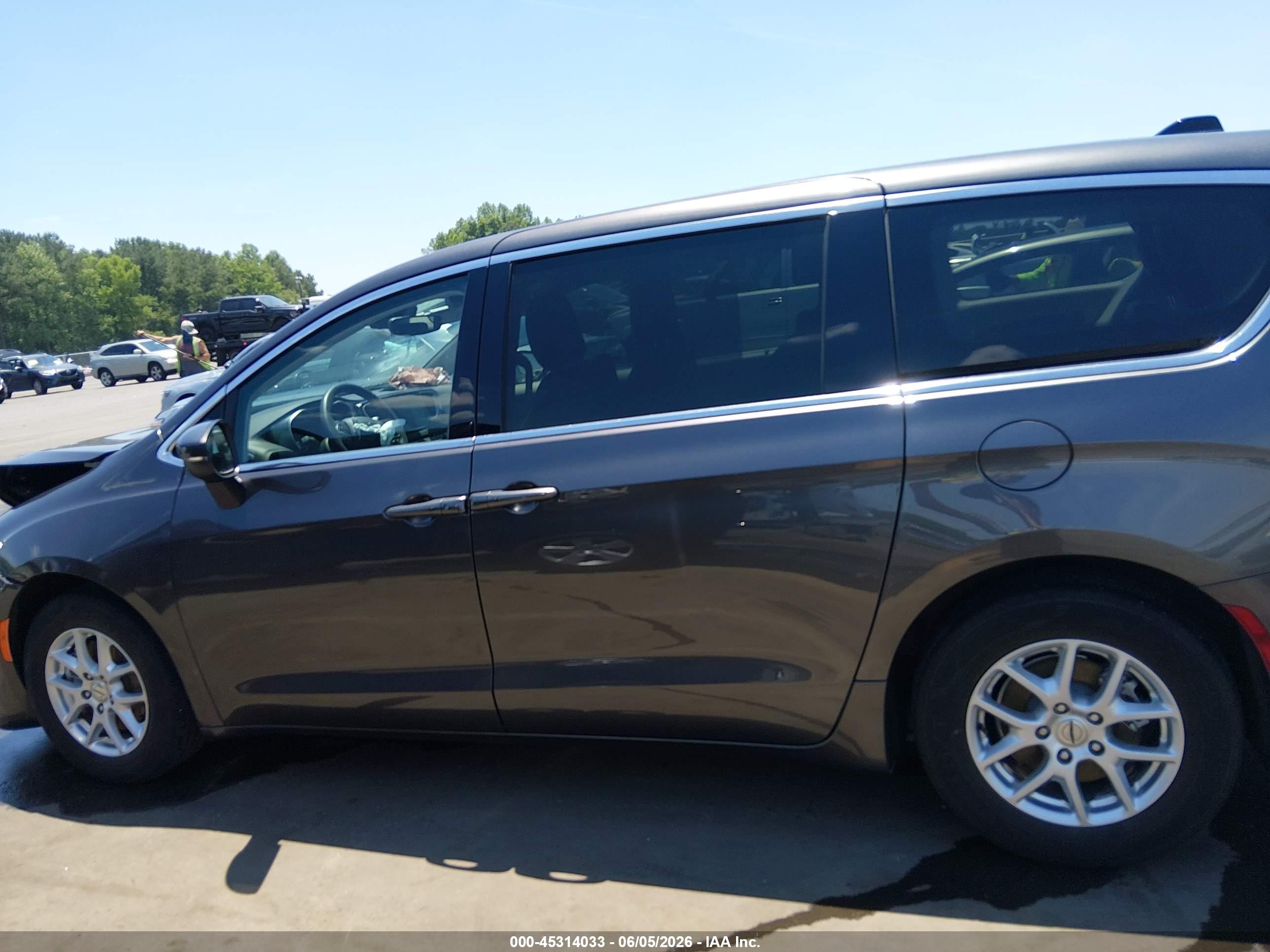 2023 CHRYSLER PACIFICA TOURING L