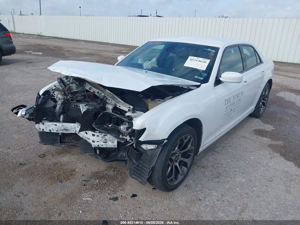 2015 CHRYSLER 300 — I2