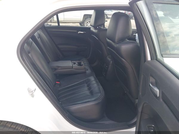 2015 CHRYSLER 300 300S — I8