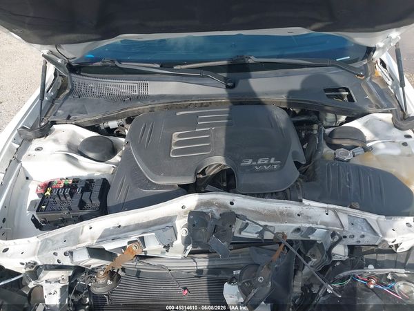 2015 CHRYSLER 300 300S — I10