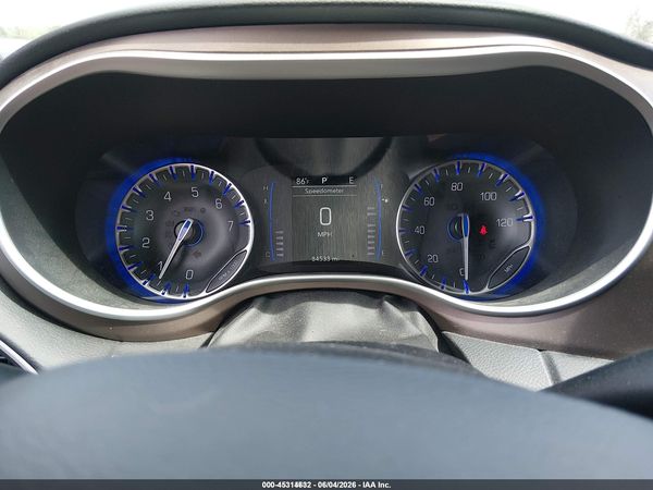 2022 CHRYSLER VOYAGER LX