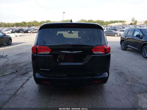 2022 CHRYSLER VOYAGER LX