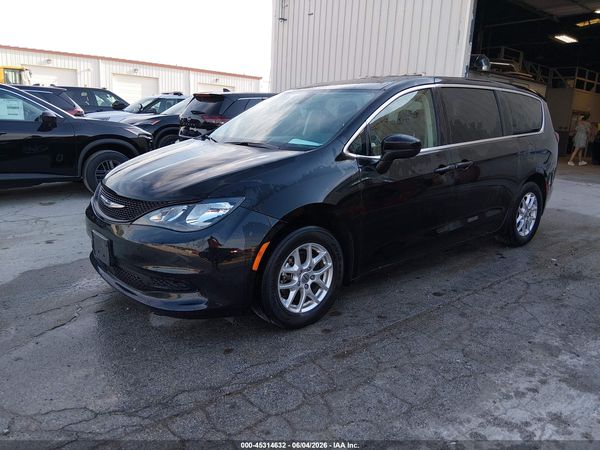 2022 CHRYSLER VOYAGER LX