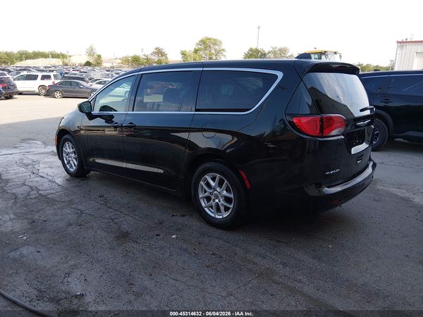 2022 CHRYSLER VOYAGER LX