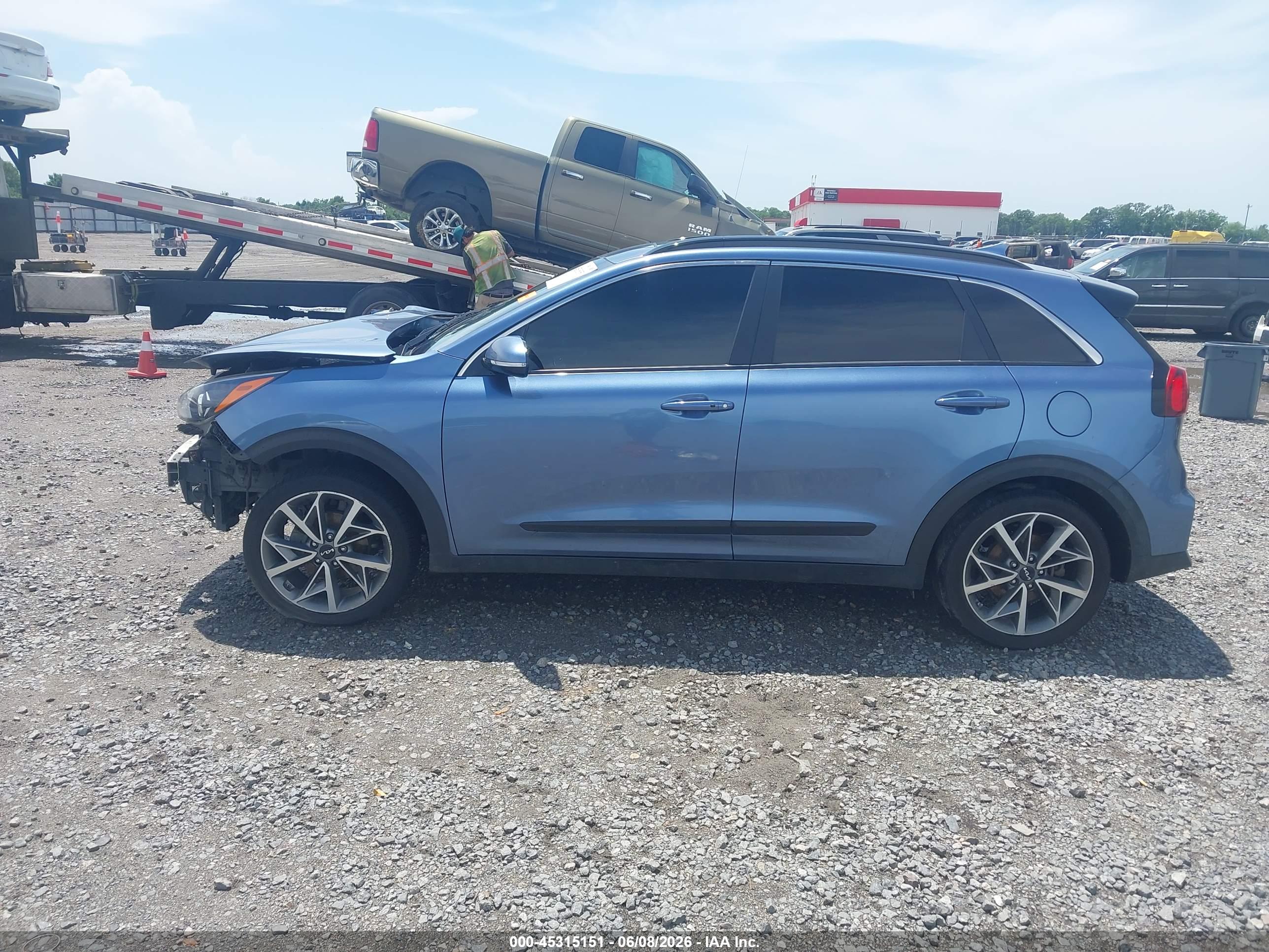 2022 KIA NIRO TOURING SE