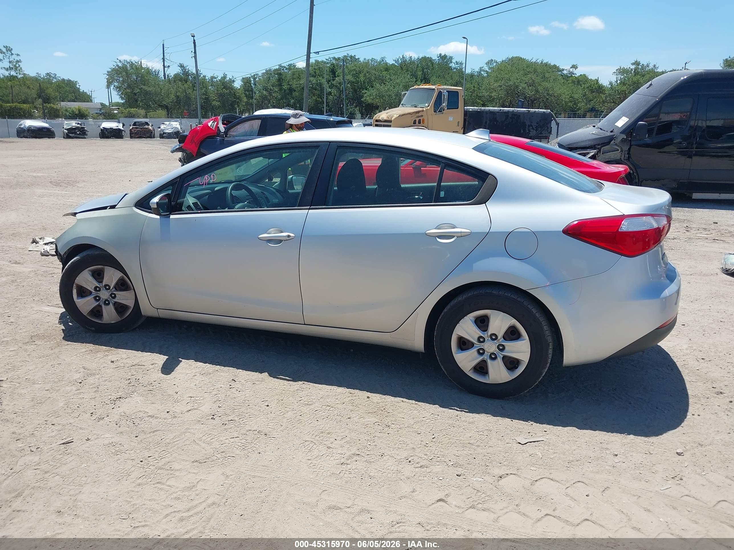 2016 KIA FORTE LX