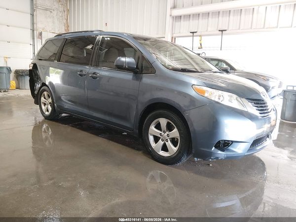 2017 TOYOTA SIENNA LE 8 PASSENGER