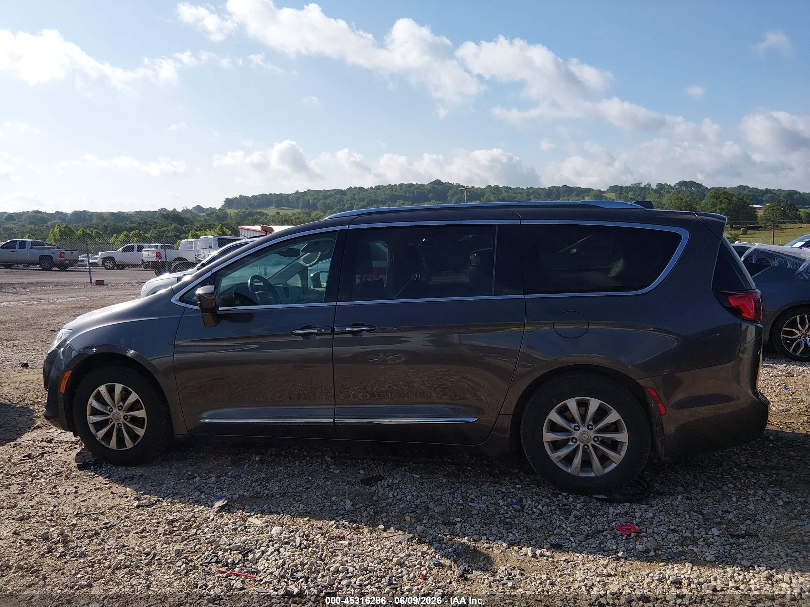 2018 CHRYSLER PACIFICA TOURING L