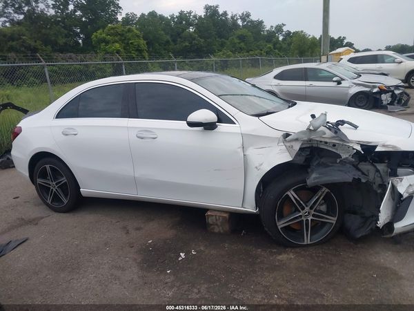 2022 MERCEDES-BENZ A 220 A220