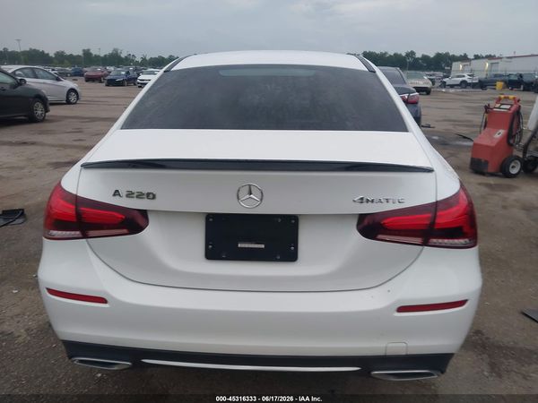 2022 MERCEDES-BENZ A 220 A220