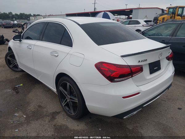 2022 MERCEDES-BENZ A 220 A220