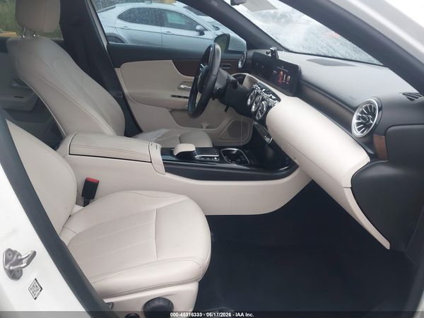 2022 MERCEDES-BENZ A 220 A220