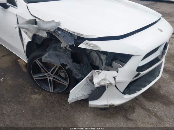 2022 MERCEDES-BENZ A 220 A220