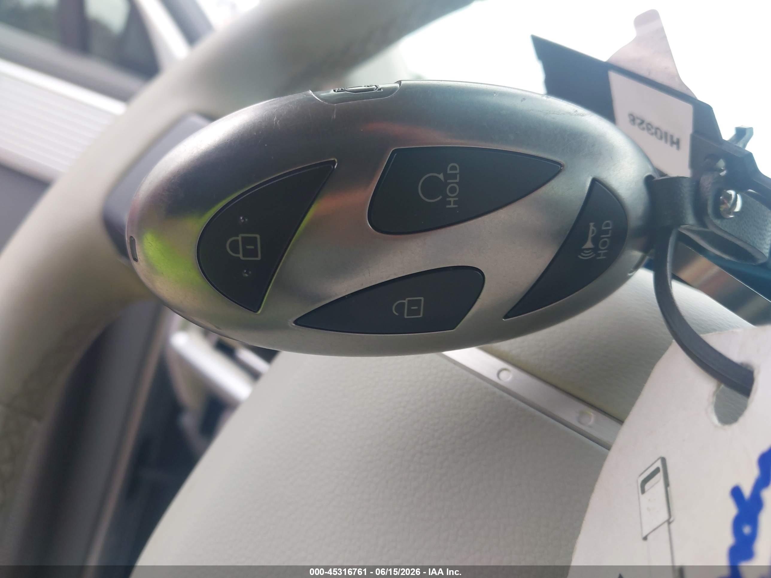 2025 HYUNDAI SANTA FE SE