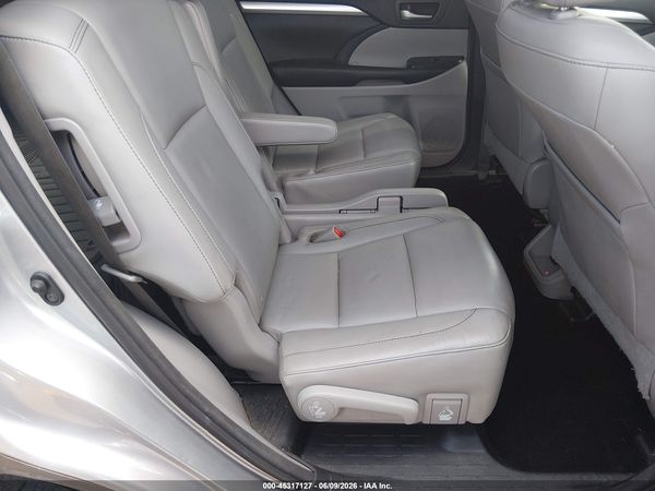 2016 TOYOTA HIGHLANDER XLE V6