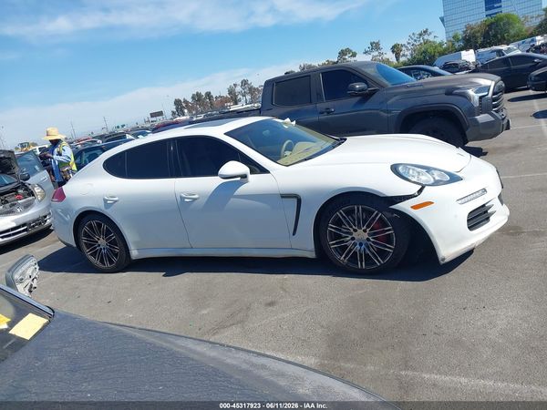 2015 PORSCHE PANAMERA 4
