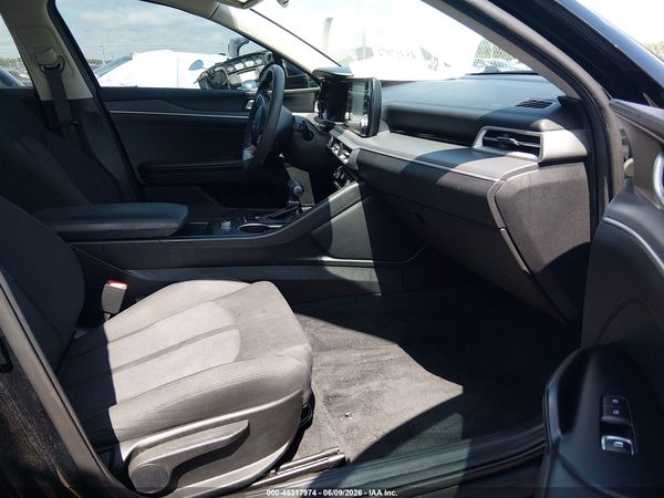 2022 KIA K5 LXS
