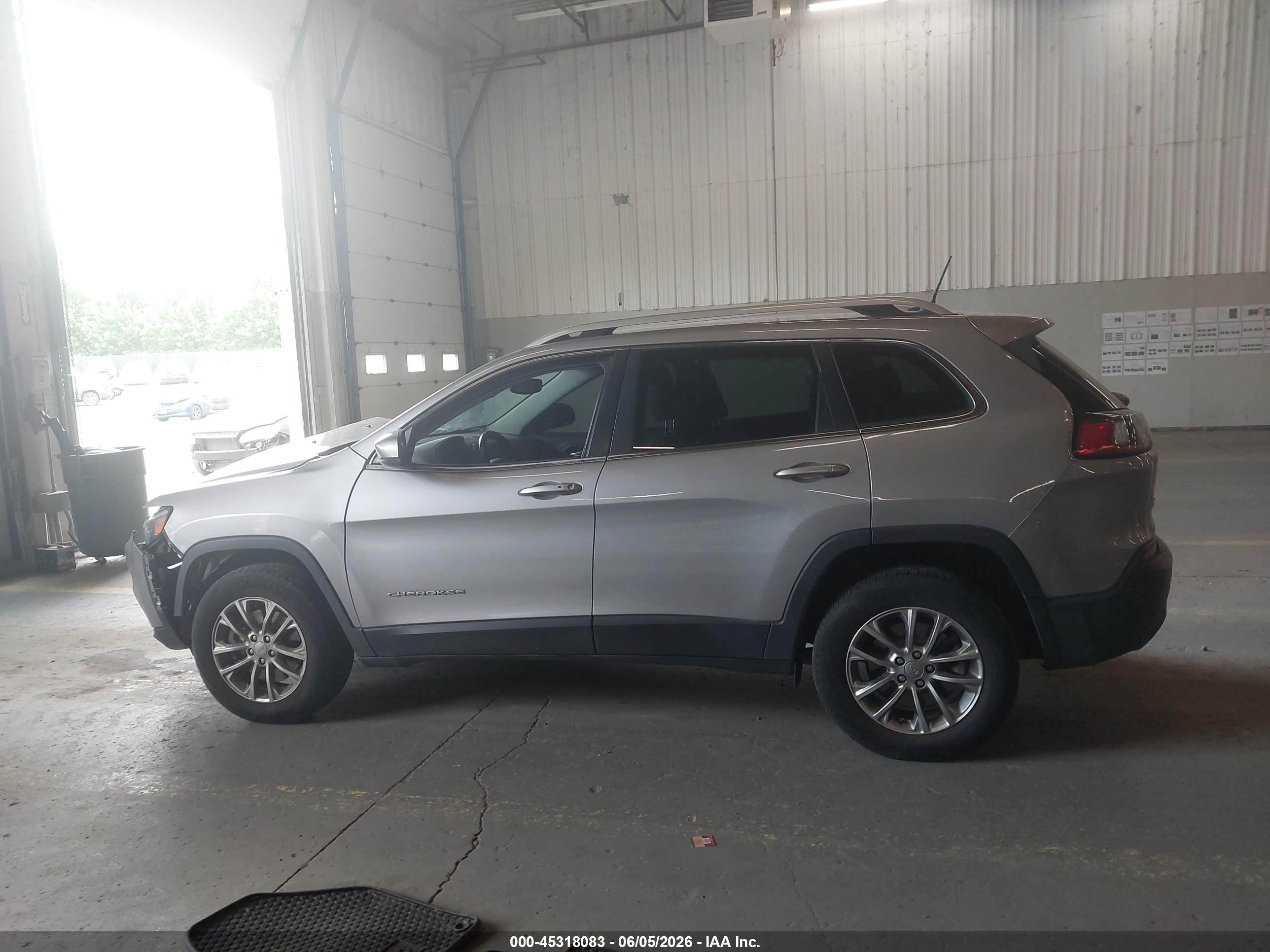2019 JEEP CHEROKEE LATITUDE PLUS 4X4