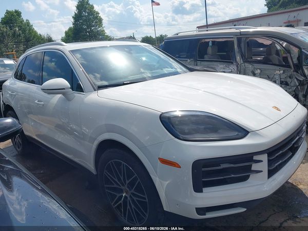 2024 PORSCHE CAYENNE