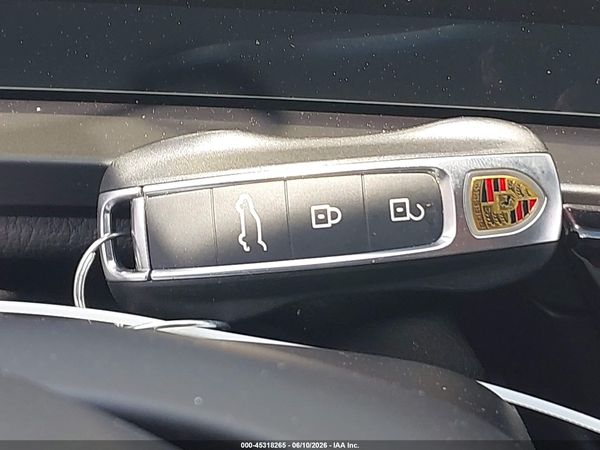 2024 PORSCHE CAYENNE