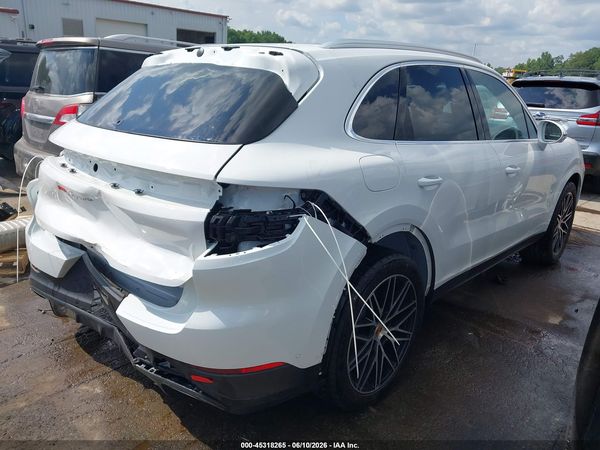 2024 PORSCHE CAYENNE