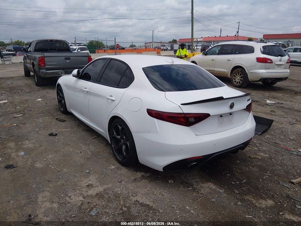 2017 ALFA ROMEO GIULIA TI RWD