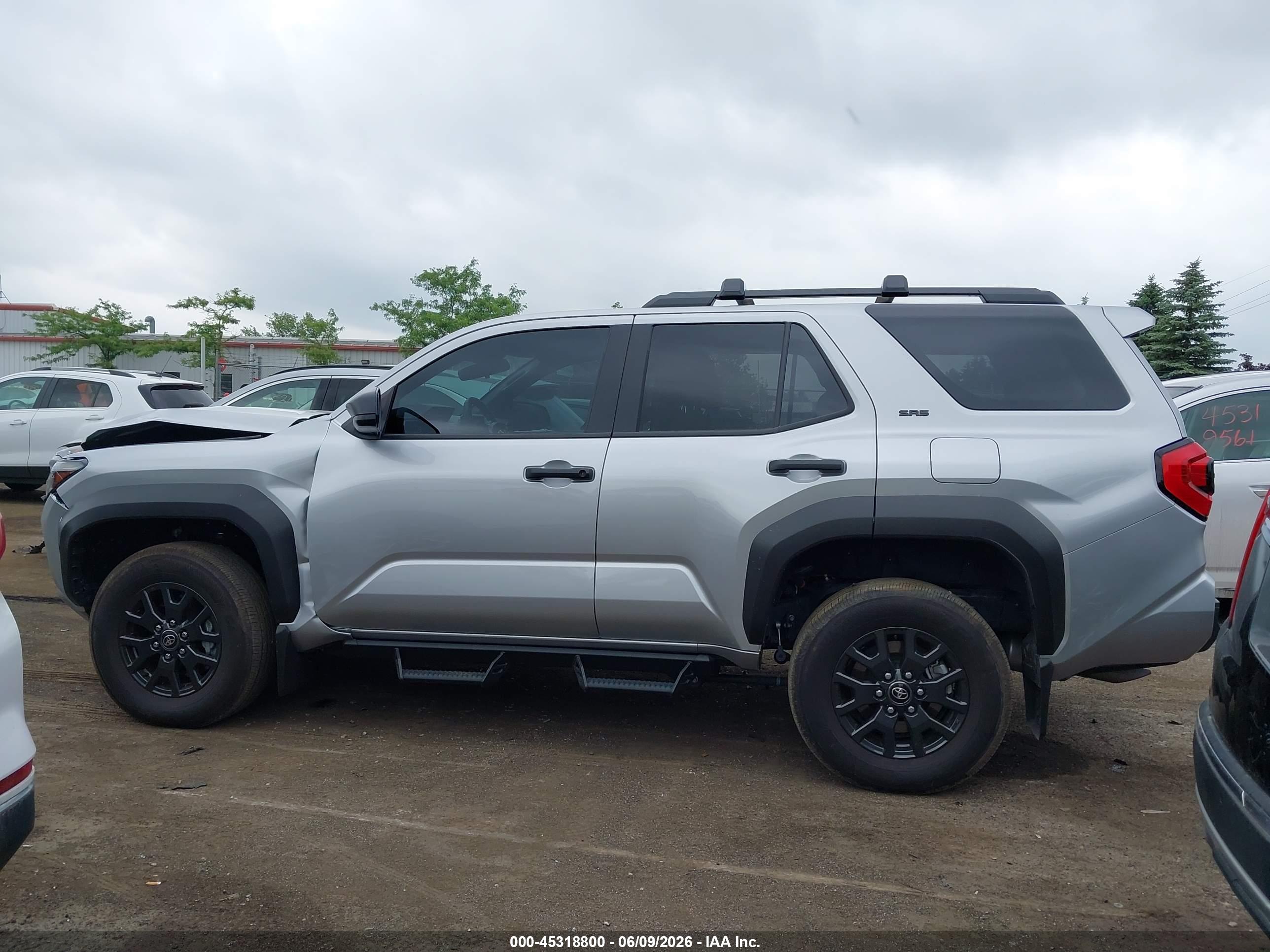 2025 TOYOTA 4RUNNER SR5