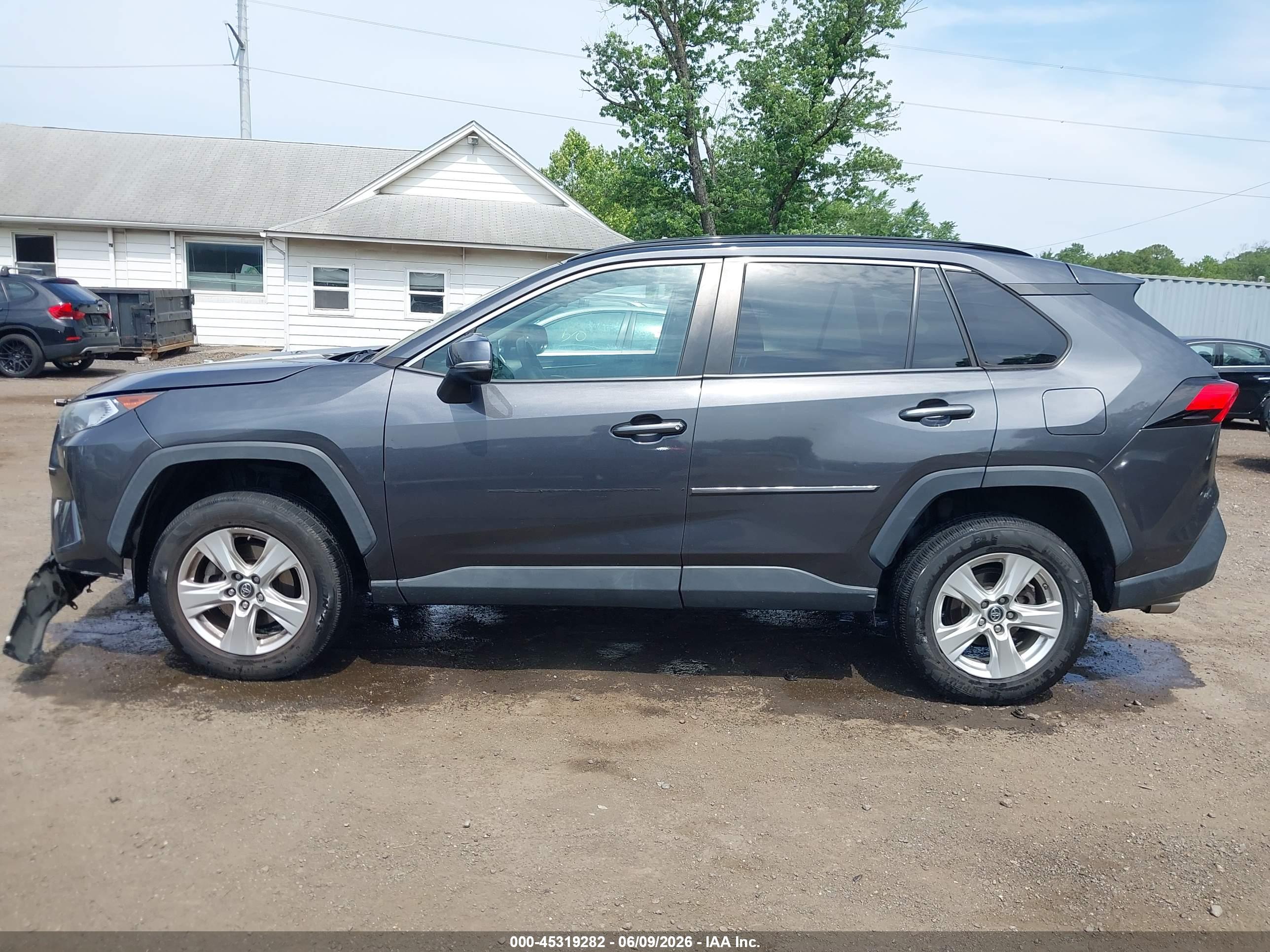 2019 TOYOTA RAV4 XLE