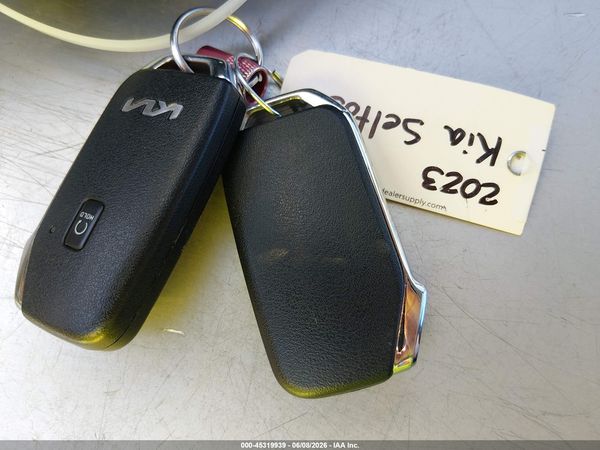 2023 KIA SELTOS S