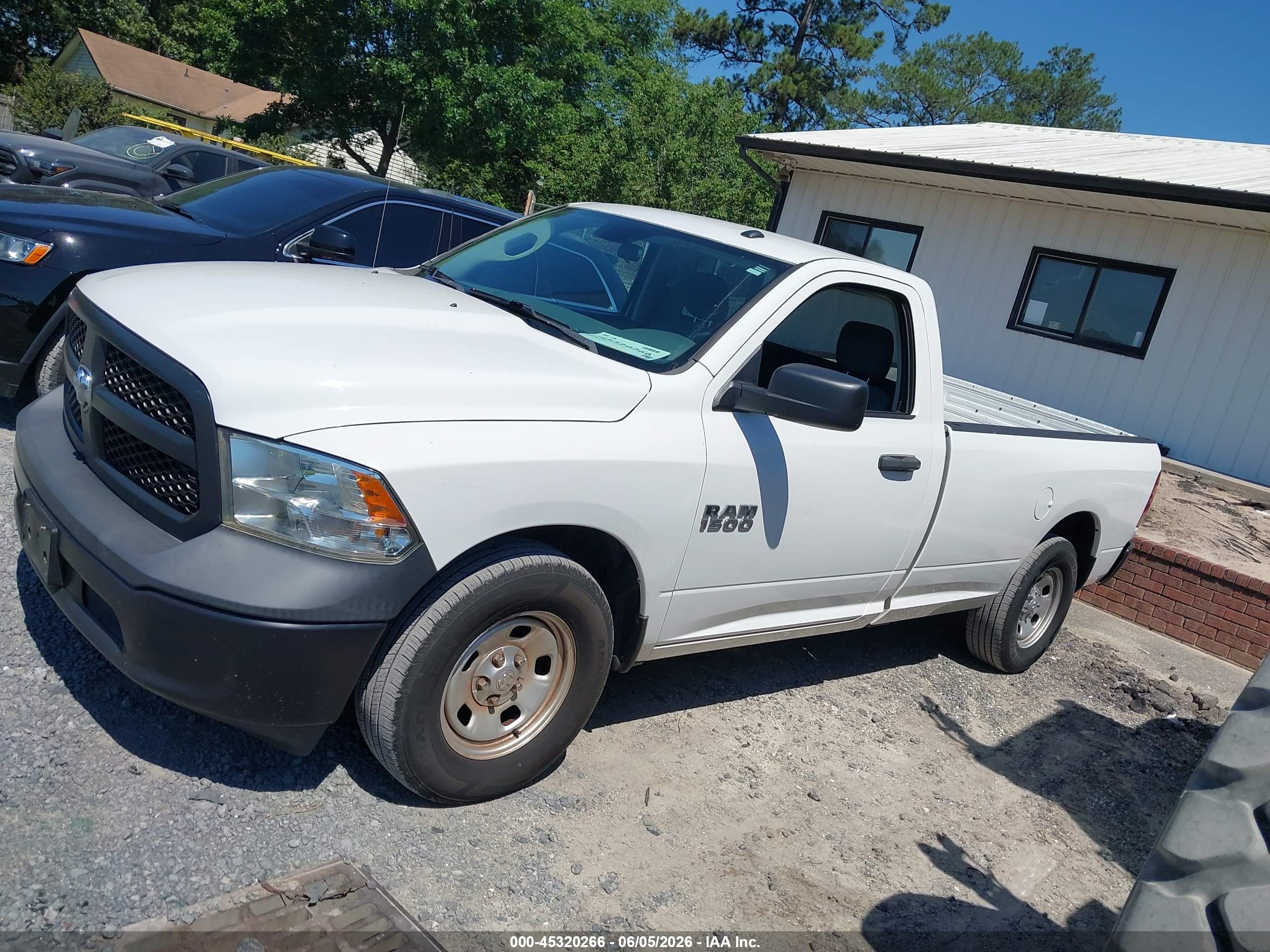 2018 RAM 1500 TRADESMAN  4X2 8' BOX