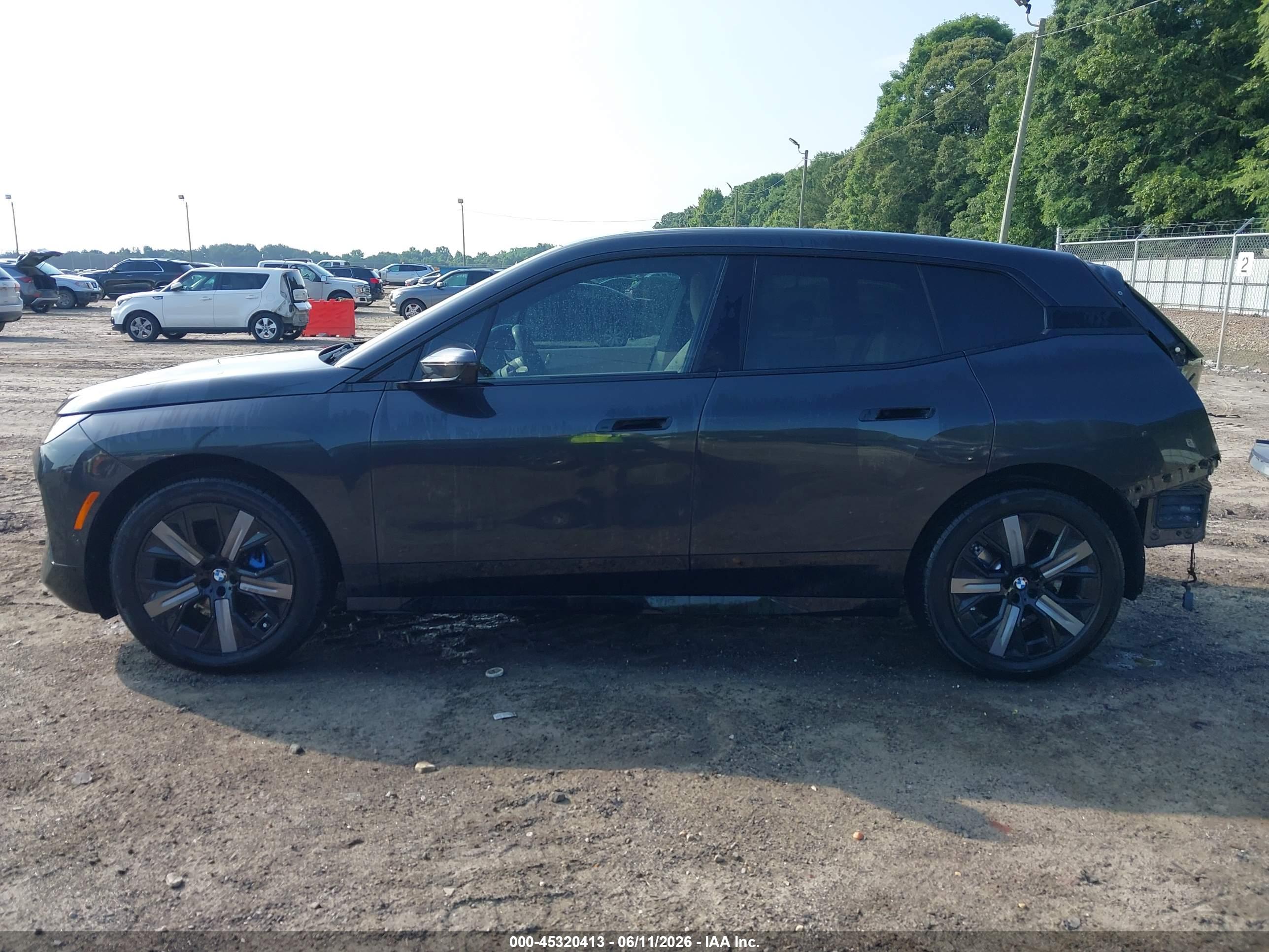 2025 BMW IX XDRIVE50