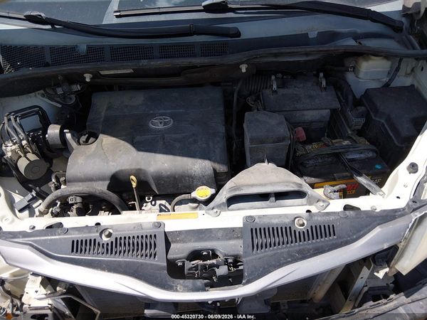 2015 TOYOTA SIENNA XLE PREMIUM 8 PASSENGER