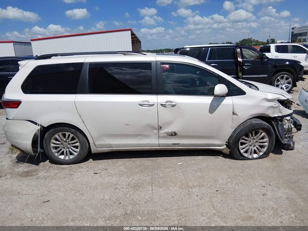 2015 TOYOTA SIENNA XLE PREMIUM 8 PASSENGER