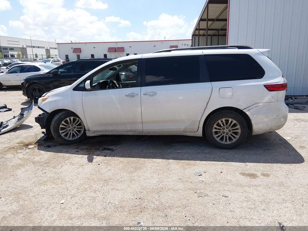 2015 TOYOTA SIENNA XLE PREMIUM 8 PASSENGER