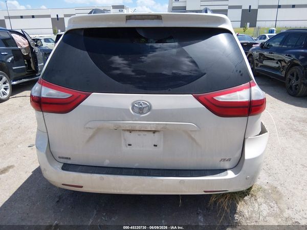 2015 TOYOTA SIENNA XLE PREMIUM 8 PASSENGER