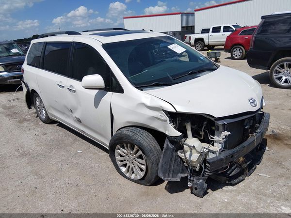 2015 TOYOTA SIENNA XLE PREMIUM 8 PASSENGER