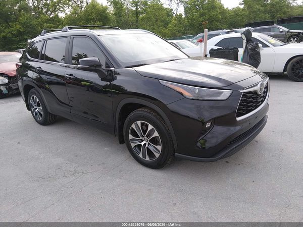 2024 TOYOTA HIGHLANDER XLE