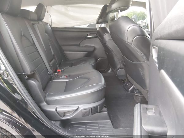 2024 TOYOTA HIGHLANDER XLE