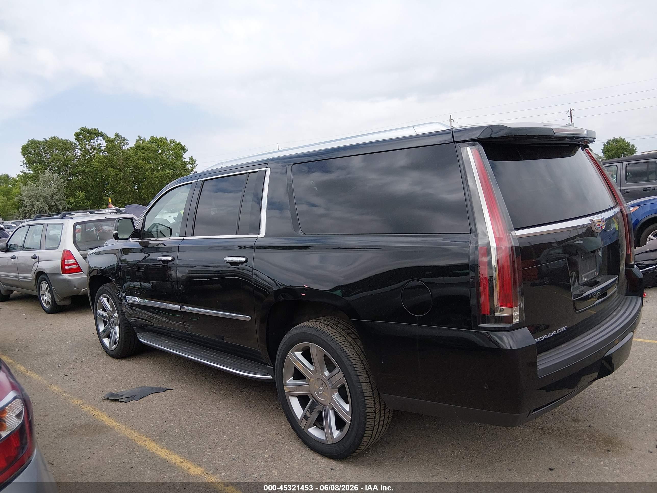 2017 CADILLAC ESCALADE ESV LUXURY