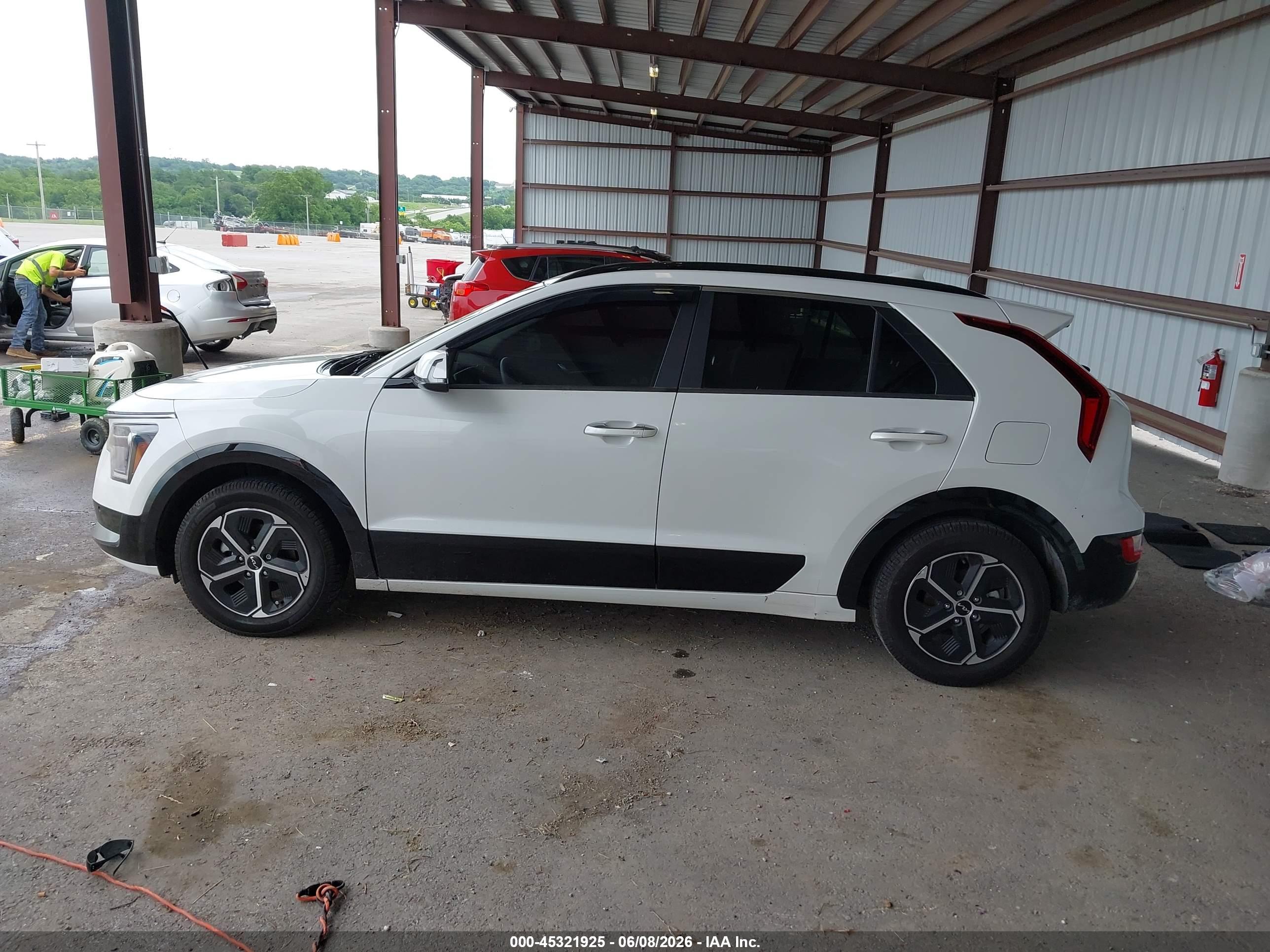 2024 KIA NIRO SX